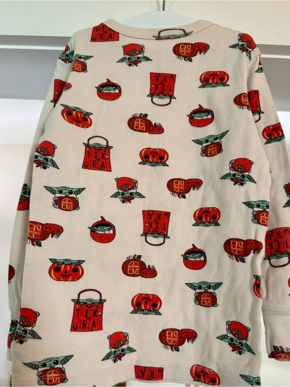 Gap Kids Star Wars Grogu Two Piece Pajamas Sz 6 Years